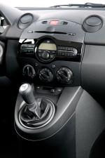 Mazda2 2010 года